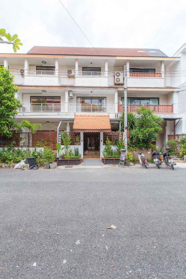 The Little Siri Hotel Chiang Mai Exterior photo